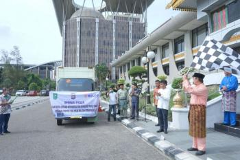 Sambut Ramadan & Idul Fitri, Gubernur Riau Resmikan Operasi Pasar